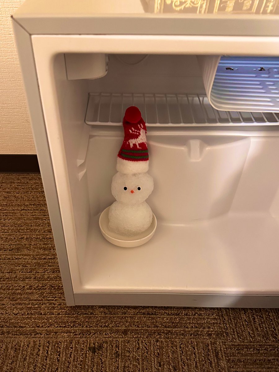 スコット  ジャンボ雪だるま シルクスクリーン 宮城泊まりのホテルで冷蔵庫開けたらウエルカム雪だるまがいました。超