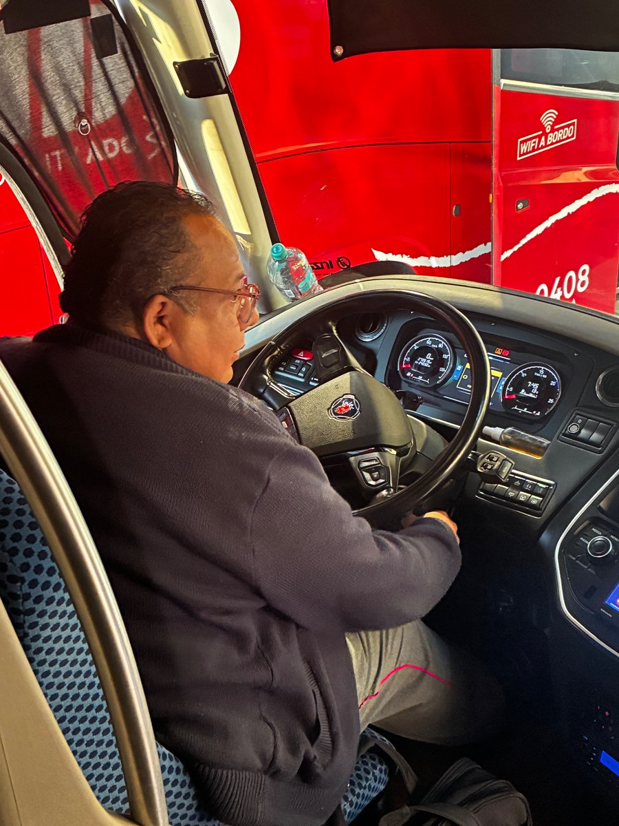 DIEGOTRONCO2's tweet photo. #Autobusesdeoriente #ADO #TAPO  #QuejasADO MÉX - PUEBLA 07:40 am ES INDIGNANTE, EL CINTURÓN DE SEGURIDAD VENÍA CON GOMA DE MASCAR FRESCA, NO HAY PERSONAL DE LIMPIEZA… Y EN VENTANILLA DIJERON QUE PUSIERA UNA QUEJA… EL CONDUCTOR PREPOTENTE INDICA QUE NO ES SU RESPONSABILIDAD… https://t.co/YZQXRSBRRg
