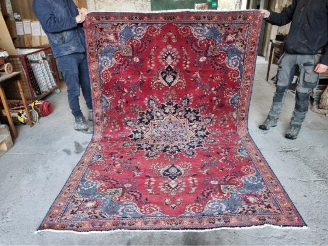 KilkennySalvage's tweet image. This beautiful Mashad rug is 2.81m x 1.86m and priced at €950.

You will add warmth to any room with a rug like this.

We have a full range of Middle Eastern rugs in stock that can be delivered anywhere in Ireland. 

#kilkenny #Ireland #rugs #persianrugs #homedecor