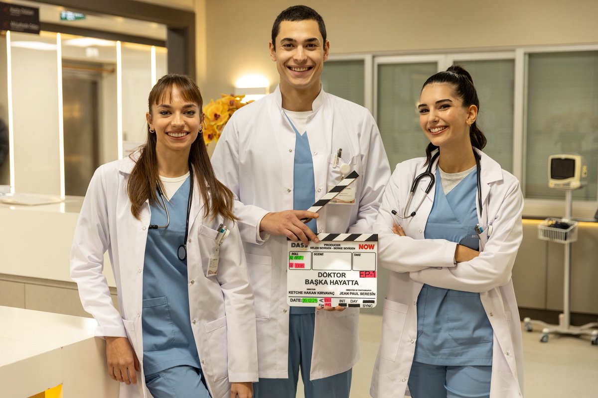 doktordizi's tweet photo. İlk kareler geldi, heyecanlı bekleyiş başlasın o zaman. 🥳 #DoktorBaşkaHayatta yakında NOW’da. @nowtvturkiye https://t.co/X7QvPSXaJr