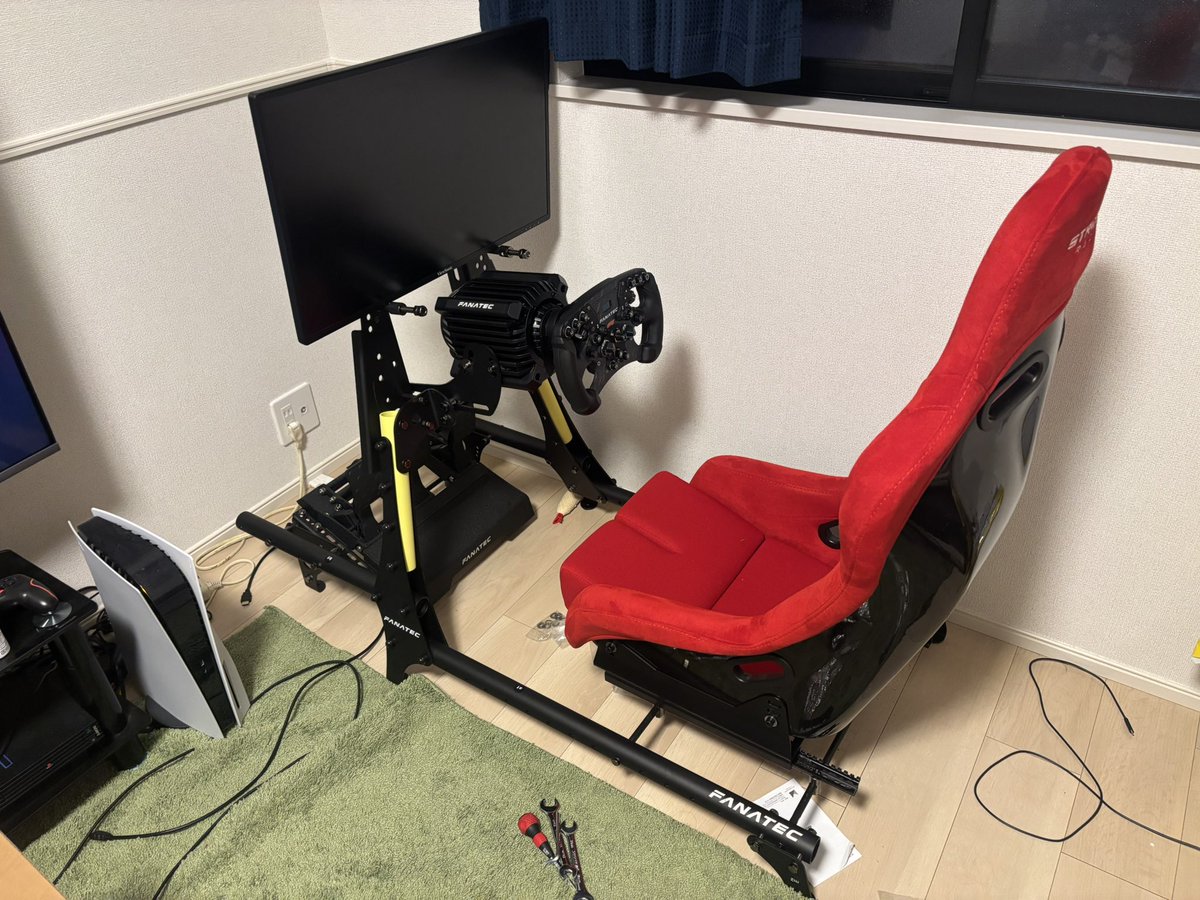 ZsanStars's tweet image. ついにやってしまった

Fanatecで年末セールやってたからDD plus買ってしもうた… FFB重過ぎい