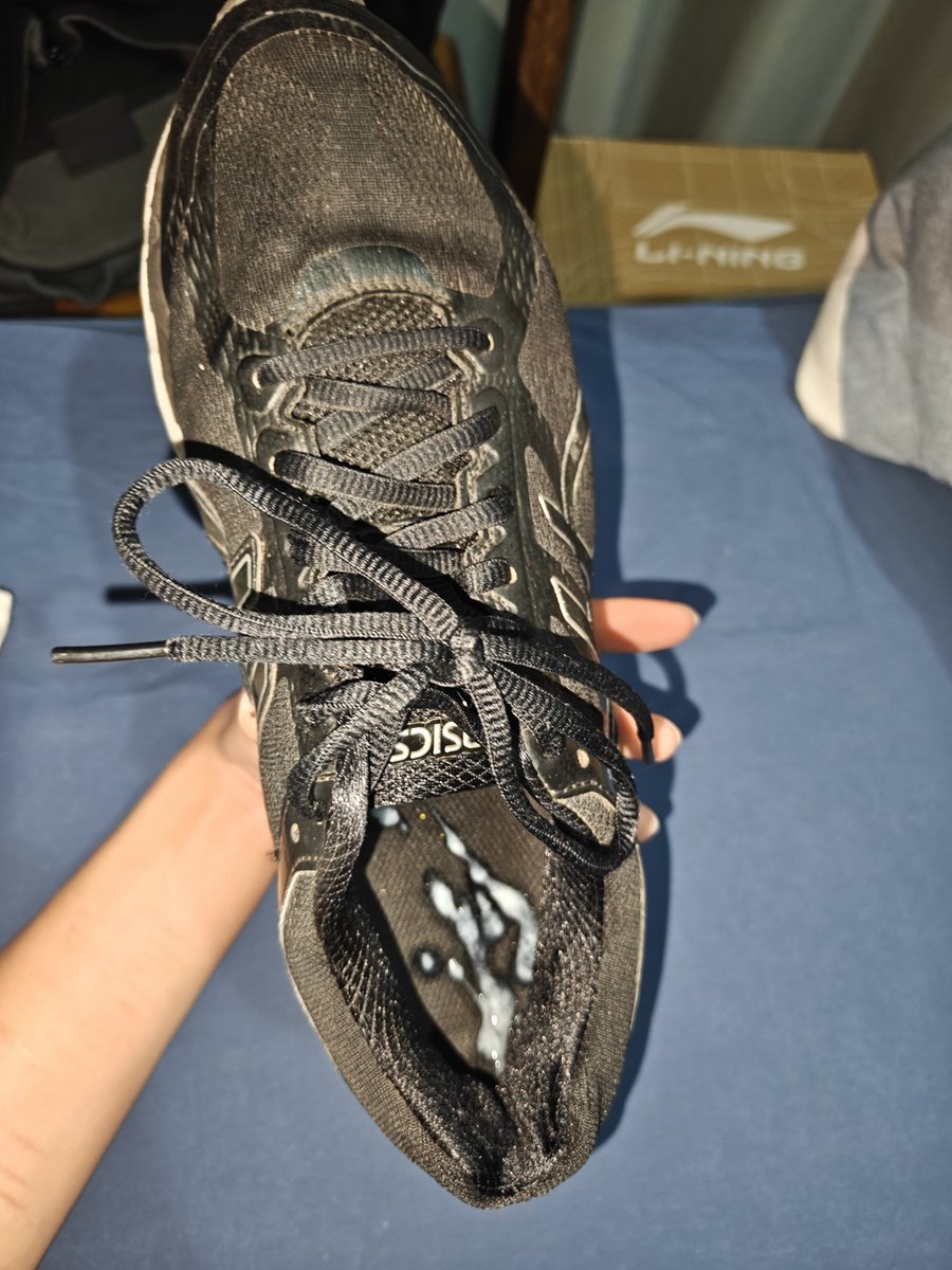 还是没忍住射进去了😭😭本来不想射进去的，yw都变臭精味了😭