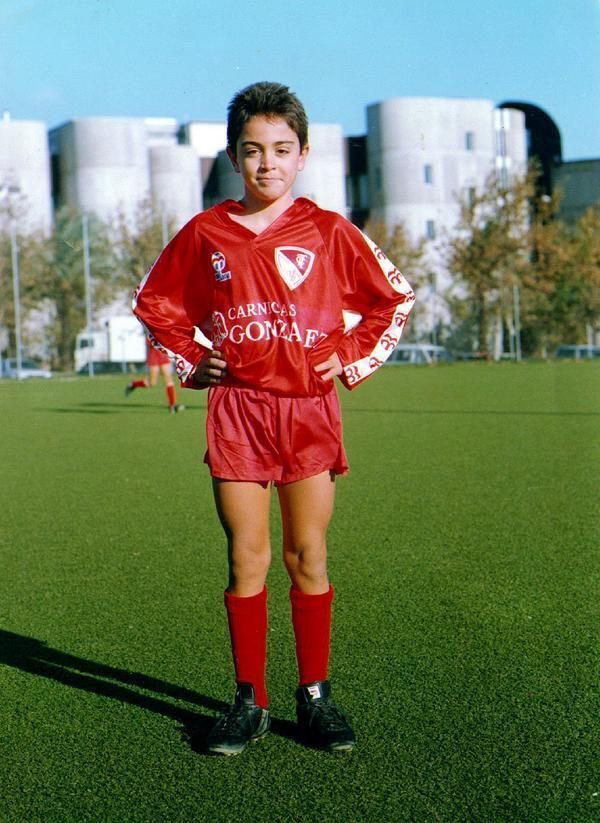 red__utd's tweet image. A famous footballer as a kid — guess who? 👀

Level: Hard.