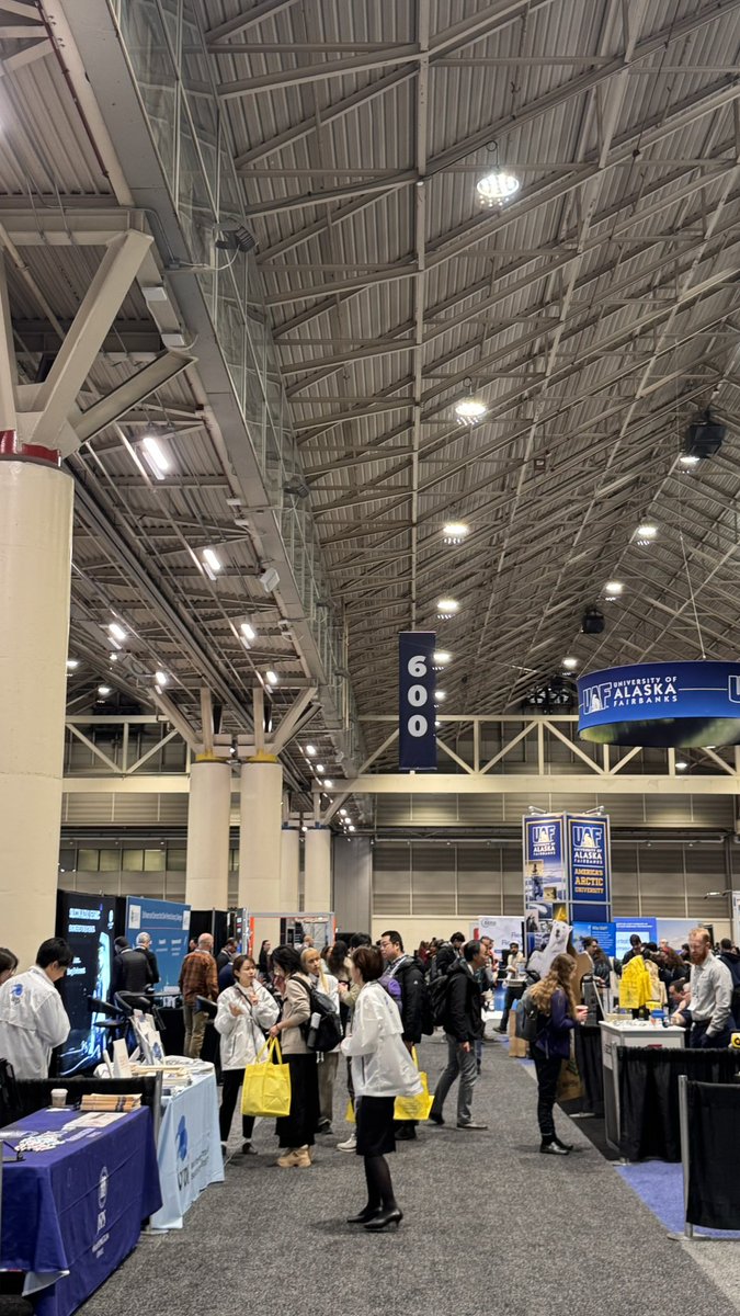 شاركت #الجمعية_السعودية_لعلوم_الارض في فعاليات مؤتمر الاتحاد الأمريكي الجيوفيزيائي #AGU25 المقام في مدينة نيو اورليانز الأمريكية حيث تم التعريف بأنشطة الجمعية وابراز دور المجلة العربية للعلوم الجيولوجية وبحث التعاون مع الجمعيات العلمية العالمية