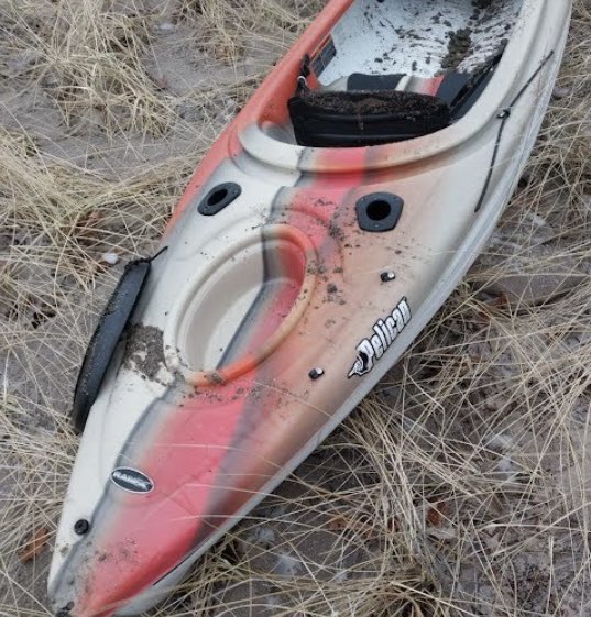 #LabelYourGear and dispose of it properly!

Report was received yesterday of a #Kayak ashore IVO #BrennanBeach #NewYork causing #USCG and local #Police to investigate #SAR

These occurrences can cause valuable resources to be taken away from someone who may actually need help! https://t.co/eQxSLPHIWf