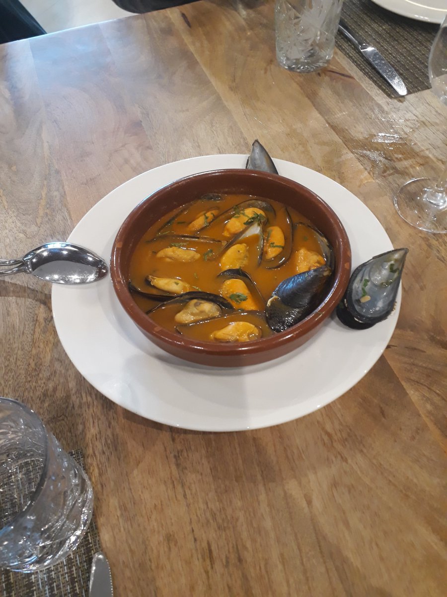 yo pagando 15 euros por concha y mi novio come gratis todos los días jaja