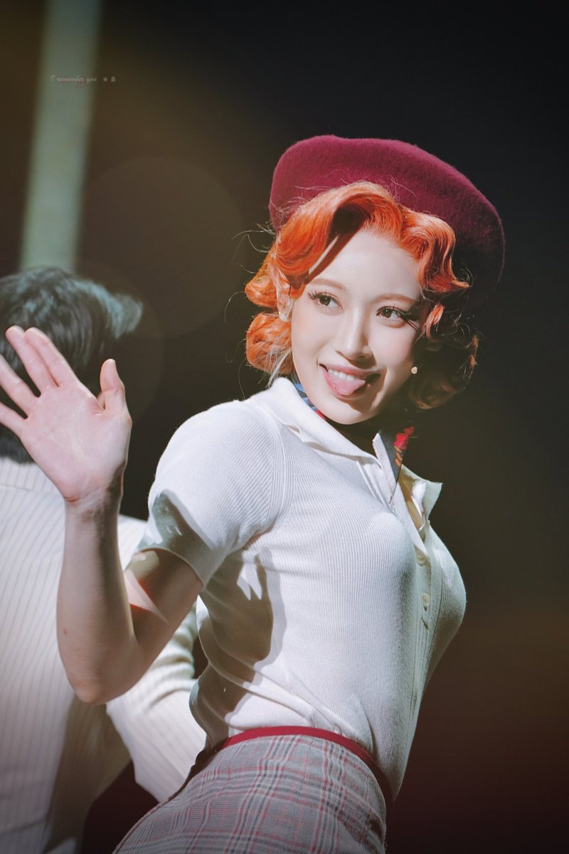 ᴛʜᴇʏ’ʀᴇ ʏᴏᴜɴɢ
ᴛʜᴇʏ’s ɪɴ ʟᴏᴠᴇ
ᴀɴᴅ ᴛʜᴇʏ ᴋɪʟʟ ᴘᴇᴏᴘʟᴇ

-
홍금비 • BONNIE PARKER
20251227N 보니 앤 클라이드 🔫