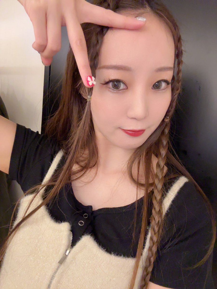 dk_nohana's tweet image. LOCで2025年ライブ納めでした！
無事にベース鳴らせて良きライブできました😎
今年ものはっぴーのベースを聞いてくれてありがとう❣️