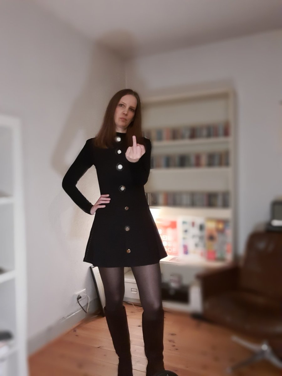 Hallo, ihr L0ser, ich hoffe, ihr hattet schöne Feiertage und ab heute wird wieder fleißig abgedrückt!
#findom #femdom #goddess #worship #herrin #geldherrin #paypig #zahlsklave #geldsklave