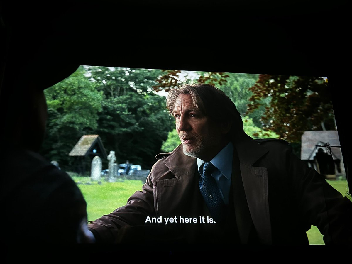 Dev_AtTheMovies's tweet image. This is Cinema. A pure travesty that we didn’t get to see on the big screen. But #WakeUpDeadMan is refreshing, funny, mysteriously twisted, wickedly clever, gorgeously shot &amp;amp; immensely rewarding. My favourite entry from the #KnivesOut trilogy so far. My favourite December watch.