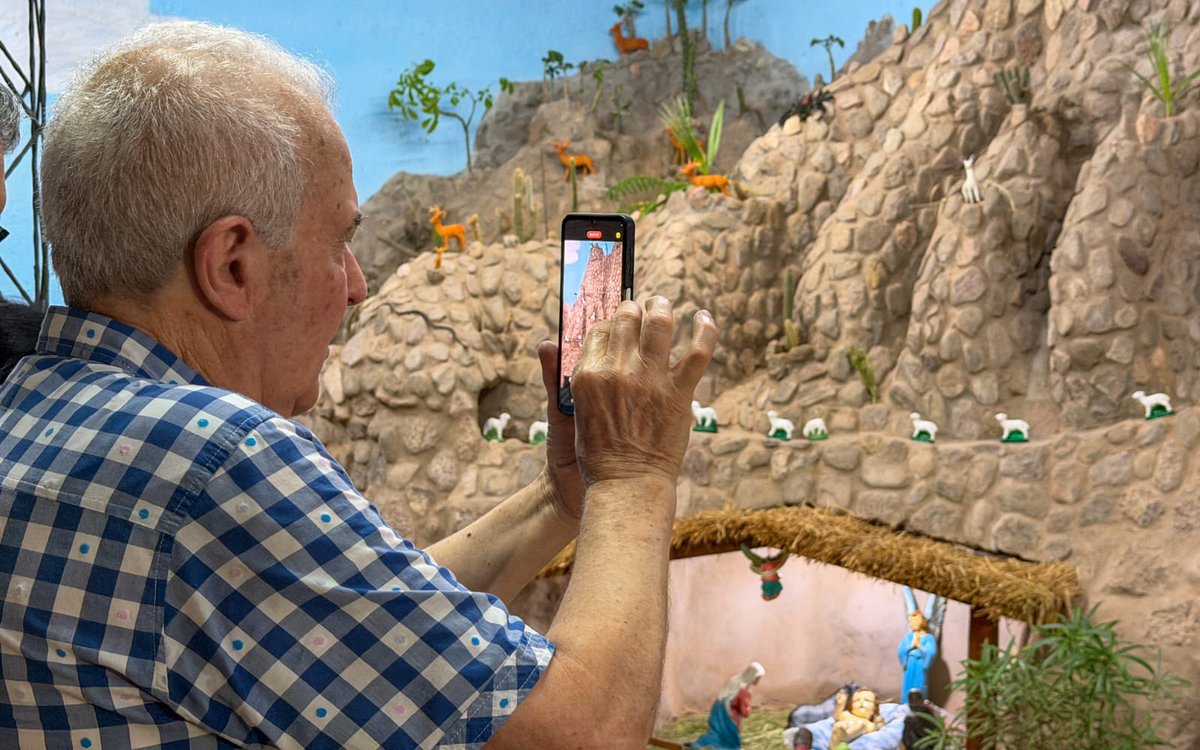 😍 VIVIMOS LA MAGIA DE LA NAVIDAD 🎄✨

Recorrimos los pesebres tradicionales de la ciudad con el tour navideño organizado por la Dir. de Turismo.🚌

Partimos desde la Plaza 25 de Mayo para disfrutar y emocionarnos con nuestros pesebres emblemáticos en familia.♥️🎅