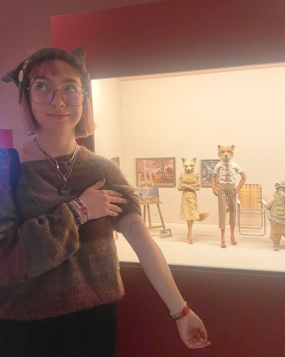 letthelightson's tweet image. genuinely the ceo of Wait Take A Photo Of Me . special shoutout to the moment i bagged geese george tavern tickets for grace and i #joyous