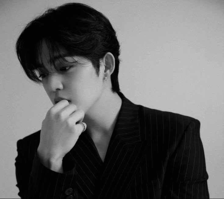 vinquewrites's tweet image. monito monita 🔞
— sc x oc filo au

accidentally giving your aloof, nonchalant coworker a flêshlìght as a gift.

“sabi sa’yo hindi ako kasya sa flêshlìght na regalo mo. but i’m sure kasya ako sa’yo…” 

cw: read tags

🔗: privatter.net/p/11812825