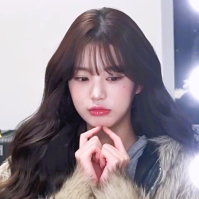 이 언니 야작하느라 삼일 내내 밤을 새더라도
자기 여친 술자리가면
끝나는 시간 맞춰서
데리러가심
                                                                        사유