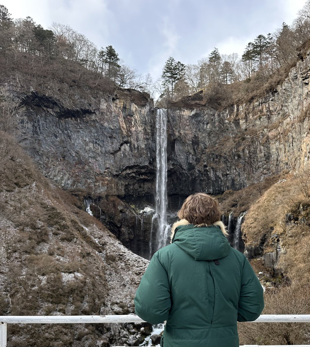 #ぽてと旅

実はクリスマスの日に栃木にいました
ぽてとのひいばあちゃんに会いに行ってそのまま日光へ。
タオヤさんにお泊まりしました
雪降る中露天風呂入って日の出見てのんびり…また行きたい…!!
華厳の滝見て江戸村にも遊びに行きました。
たのしかたよー