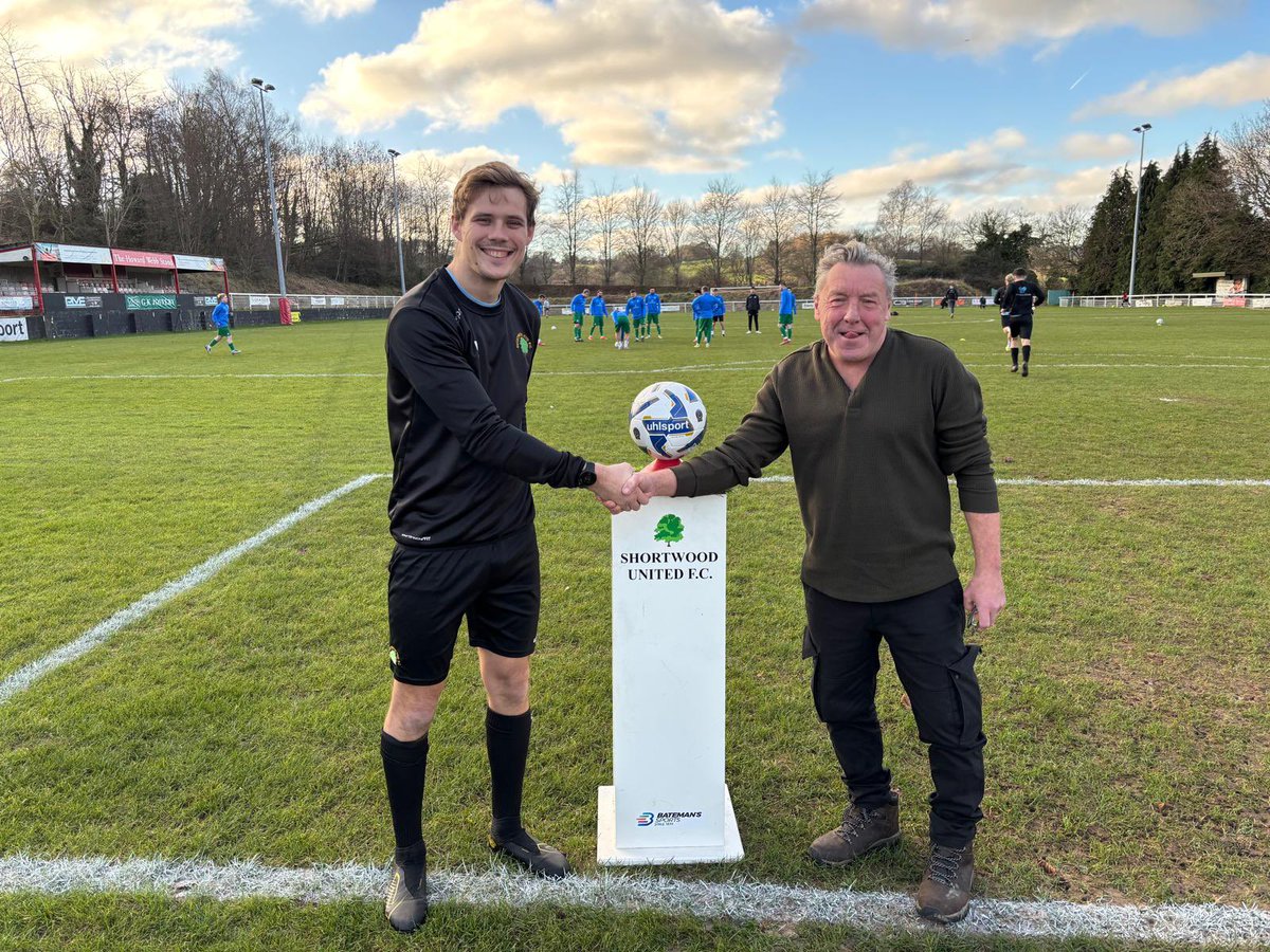 Today’s match ball Sponsor.. thank you Sean Mahon <a href="/badseamus/">Seán Mahon🇮🇪</a>