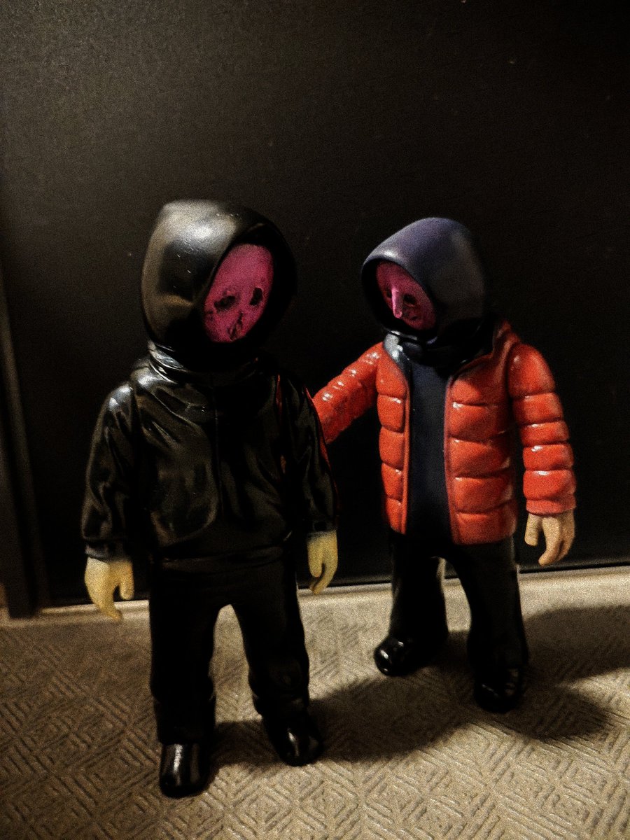 新人、見つかったら分かってるよな…？」 #暗黒エンターテイメント #真