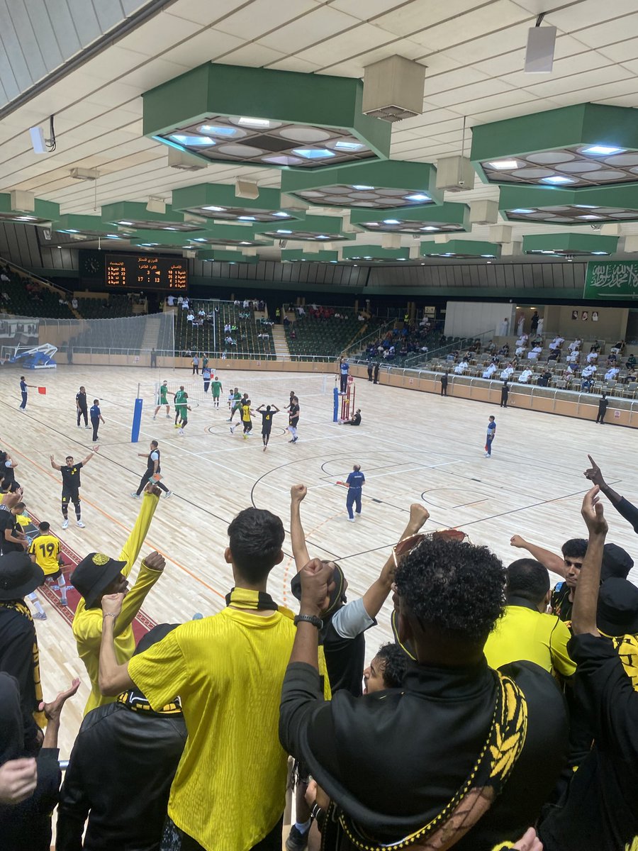 فالنا الفوز 💛 #الاتحاد_الاهلي #كرة_الطائرة