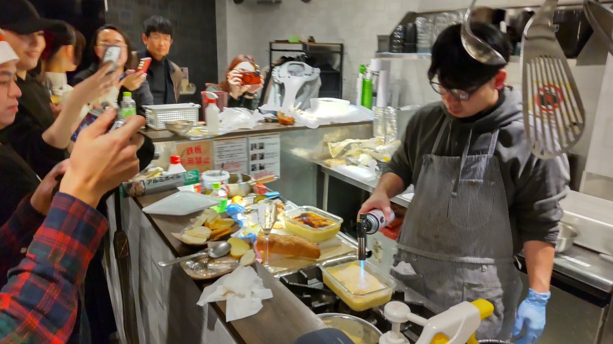 macchi_3's tweet image. レンスペ借りて、皆でちょっと遅めのクリスマスパーティーやって来ました🎄🎉いさまるさんの凄く美味しい料理を堪能しましたぞ✨皆も片付けとか盛り上げてくれてありがとうございました🙏(タグ付け乗っけきれない程集まった😂)