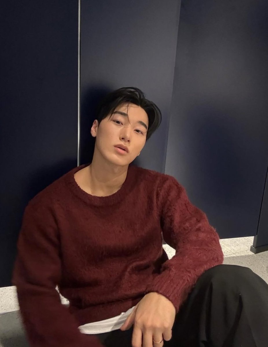 8tiny1bb's tweet image. SIR??? that look??? 🫠🫠