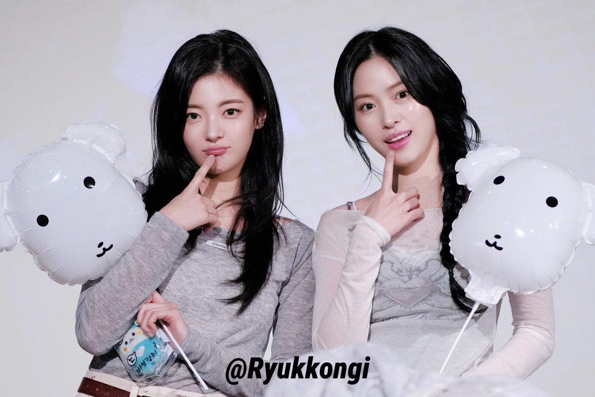 251227 메이크스타

오랜만에 진리아포즈🐾

#있지 #ITZY #리아 #류진 #LIA #RYUJIN #진리아