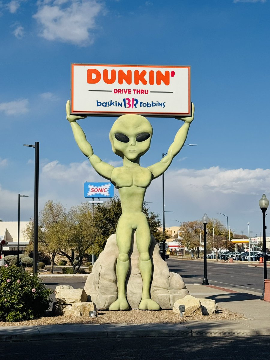 zener78's tweet photo. Turisteando en Roswell 🛸🛸 https://t.co/GQIehl0FCf