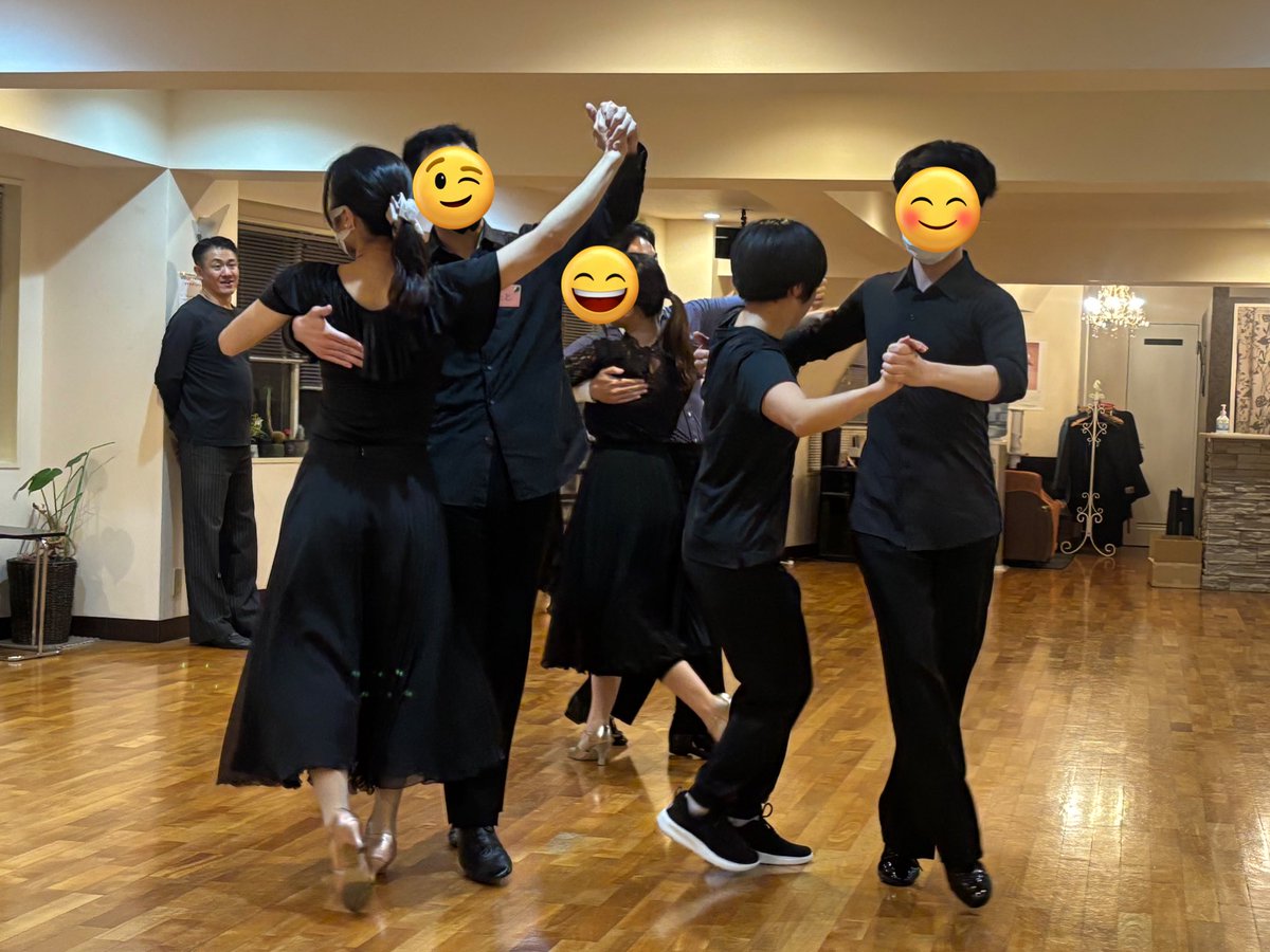 J_kokubunji's tweet photo. 【12月27日（土）例会🎶】

今年最後の例会😳😳😳💦
踊り納めも楽しく
ワイワイおわりました^_^

来年もぜひたくさん踊りましょう！

#社交ダンス #ダンスサークルJ国分寺 #大人の趣味 #健康 #スポーツ #ダンスサークルJ https://t.co/328XV0Bw41