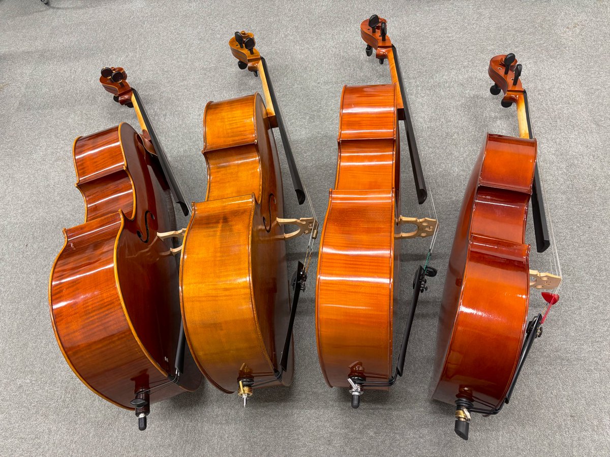 rask_cello's tweet photo. チェロカルテットの年内最終練習でした。
メンバーからお借りして初めて1/2チェロを弾きました。
1/2だけど意外と音量出るのにビックリ😳 指の間隔など新鮮な感覚でした。
久々に4挺揃ってのアンサンブルで楽しく弾けました。
練習後は忘年会🍻 私はお酒はまだ我慢です。
#4Cellos https://t.co/C7l1Ir8yTw