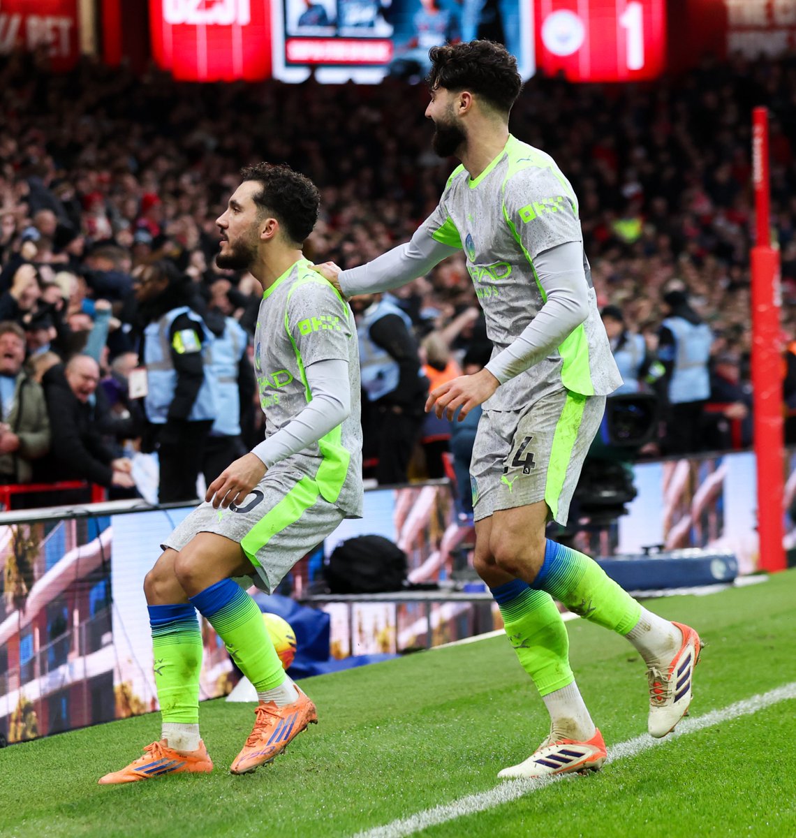 _BeFootball's tweet image. 🚨 Rayan Cherki 🇫🇷 : « Si mon bilan est extraordinaire (2 ⚽️, 7 🎯) ? 𝗡𝗢𝗡 𝗝𝗘 𝗡𝗘 𝗣𝗘𝗡𝗦𝗘 𝗣𝗔𝗦 𝗤𝗨𝗘 𝗖𝗘 𝗦𝗢𝗜𝗧 𝗘𝗫𝗧𝗥𝗔𝗢𝗥𝗗𝗜𝗡𝗔𝗜𝗥𝗘.

Je pense qu’il est normal, faut que je continue et que je donne même un peu plus encore. »

(@CanalplusFoot)