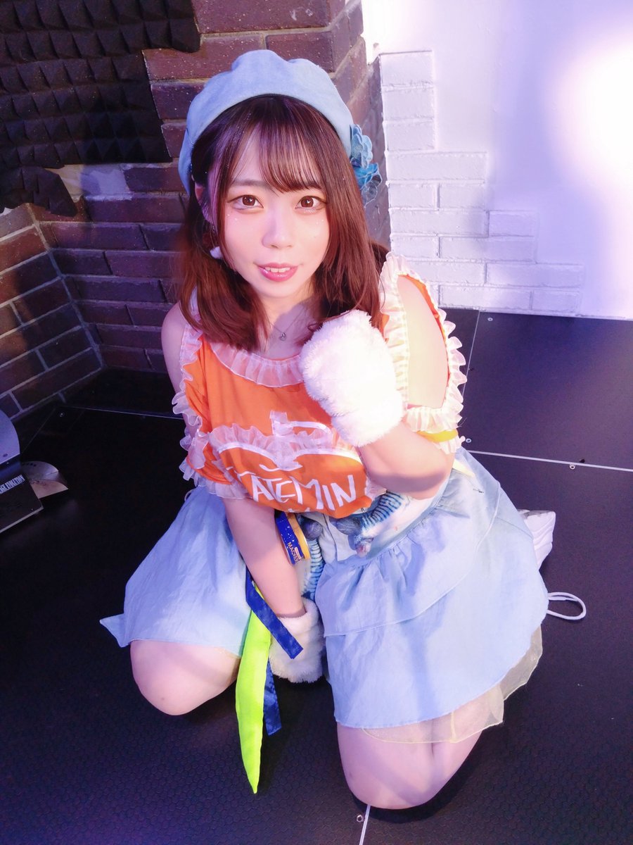 本日の蔵出しつったんフォト しゃがみポーズなのになぜか気合いが入っ