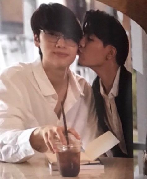 JDunkieboo's tweet image. some things never change #จุงดัง