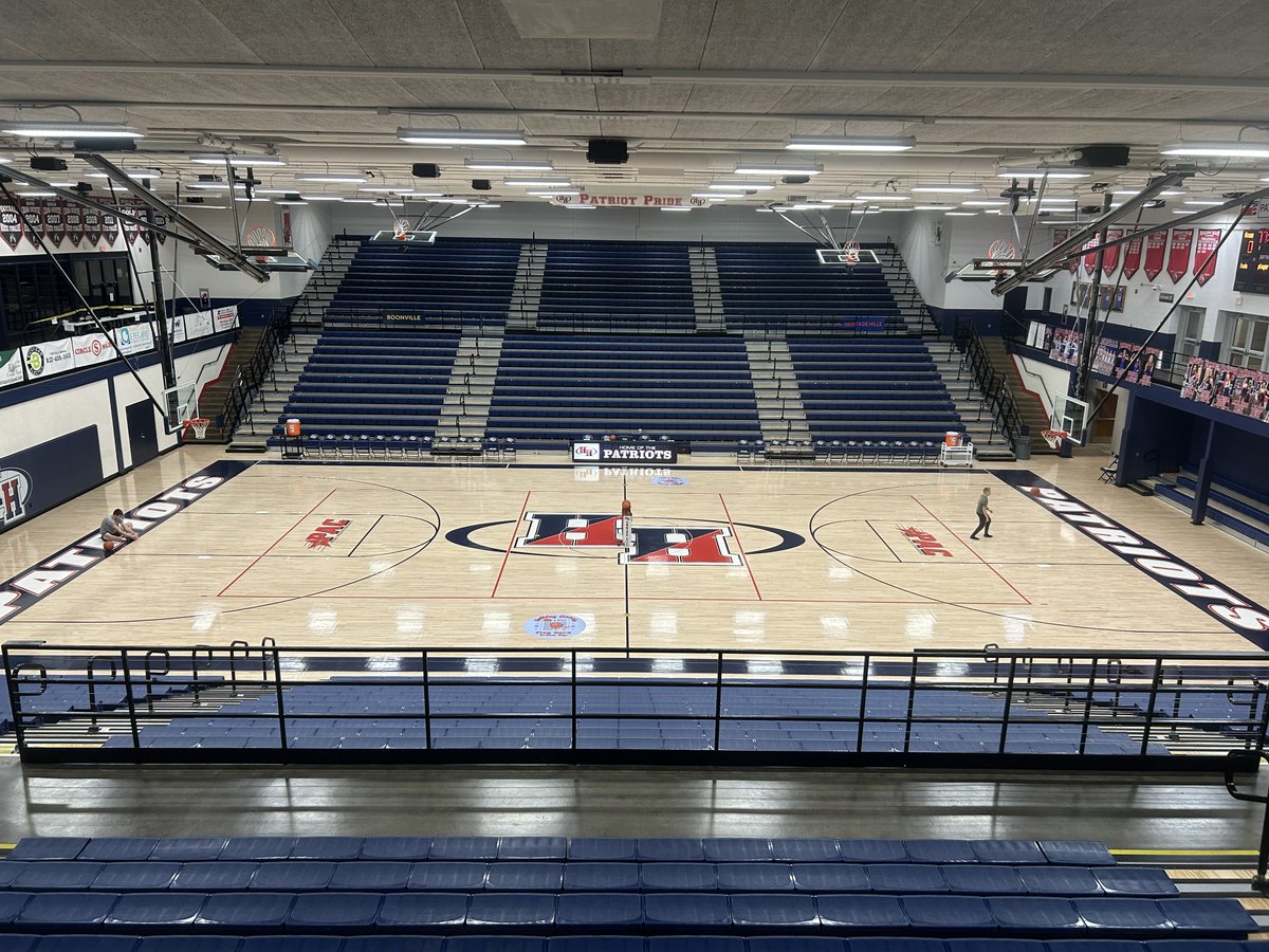 Steve1033Sports's tweet image. 21st annual PSC Holiday Shootout tips in a little more than an hour!