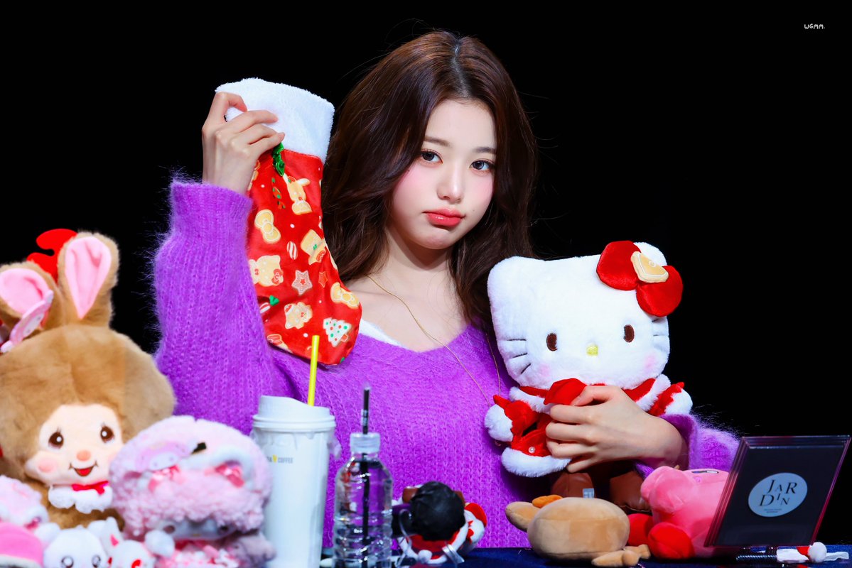 wgmm0304's tweet image. 251227 🎀🐈

#IVE #아이브 #JANGWONYOUNG #장원영 #ウォニョン