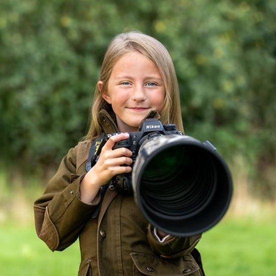 Cultination1's tweet image. 📸🕷️À SEULEMENT 10 ANS, ELLE A REMPORTÉ LE PRIX DE LA MEILLEURE PHOTO ANIMALIÈRE DE L'ANNÉE 2025 DANS SA CATÉGORIE 

À seulement 10 ans, Jamie Smart remporte le prix Wildlife Photographer of the Year dans la catégorie 10 ans et moins.

Elle capture une araignée dans sa toile…
