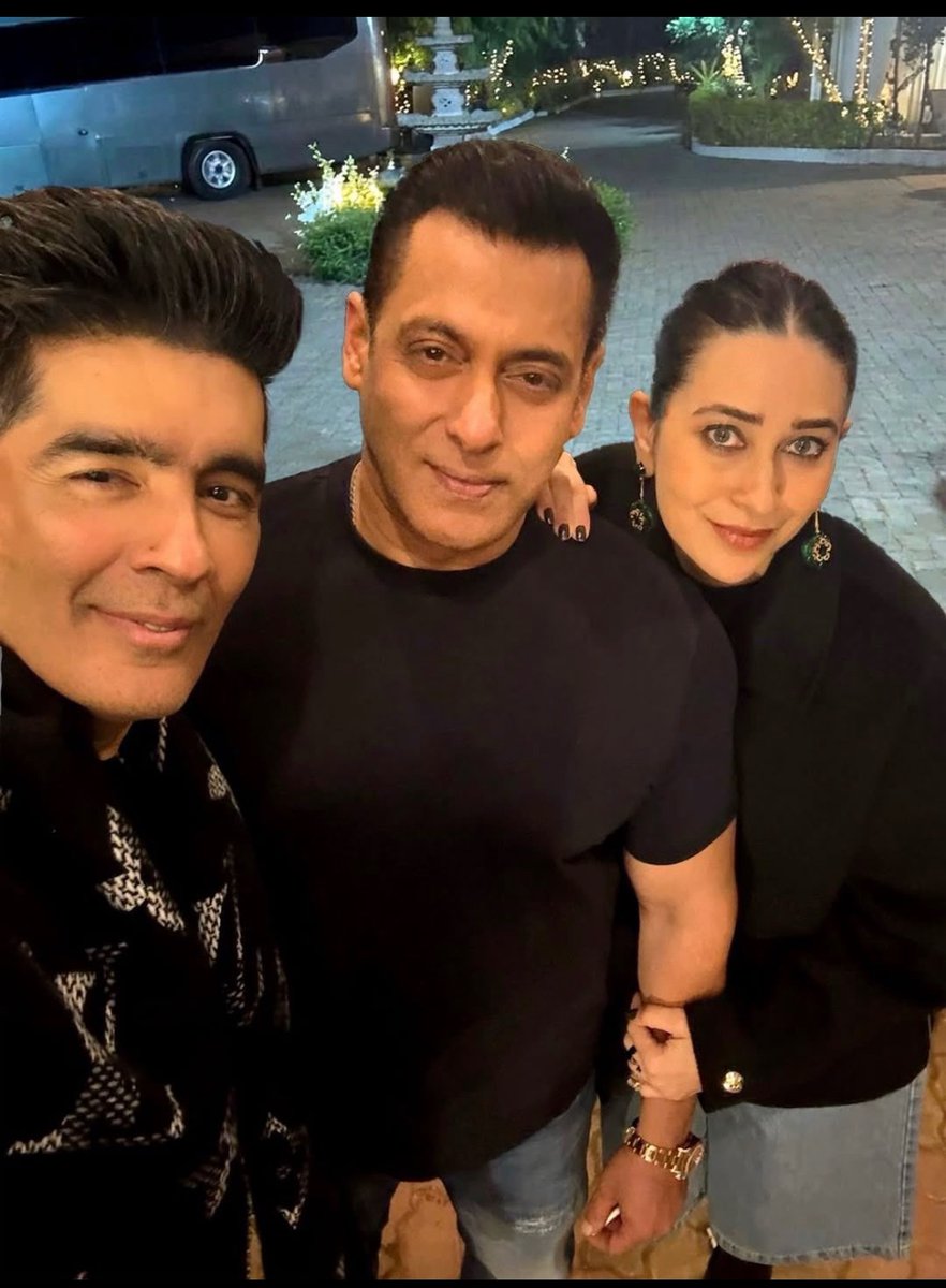 Team Karishma Kapoor 🇮🇳 tweet media