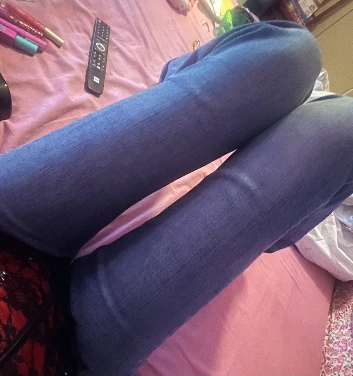 I wish my thigh gap was bigger 💔 #edtwt #shedtwt #thighgap #thinspo  #avragespo, image size:1126x1200