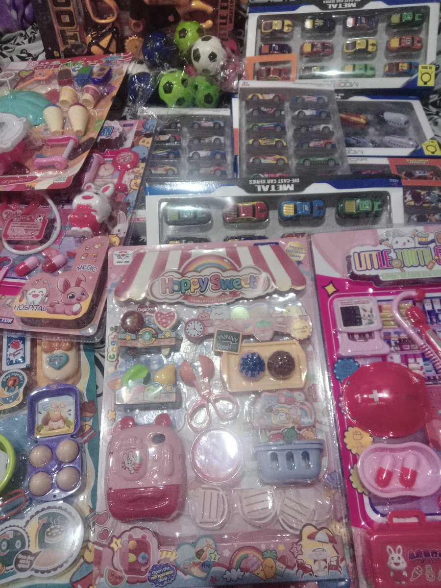 Muchísimas gracias <a href="/ViajerosSW3277/">Viajeros SW</a>  <a href="/PasaporteSW/">Pasaporte SW | Oficial</a>  x todo el apoyo y hacernos llegar sus juguetes y demostrar que #UnidoSW podemos llegar a dar sonrisas este 5 de enero .
#FUNDACION #LUCKAS