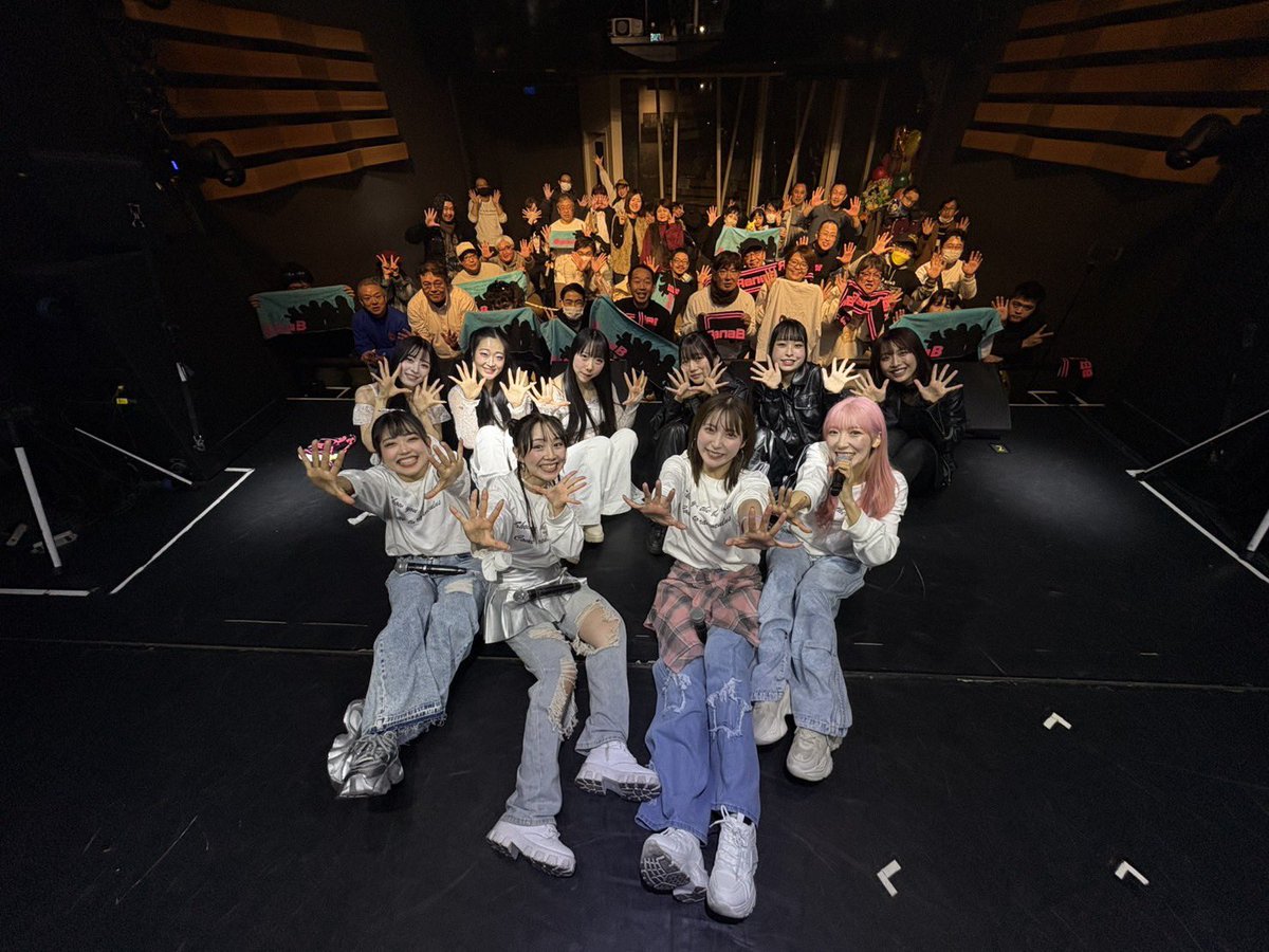 rilla_ranab's tweet photo. 単独公演ありがとうございました〜〜〜！！！🌟🌟🌟
普段見れないЯanaB見れたんじゃないかな!?!?
私のソロ『Hero』いかがでしたでしょうか😣🌟私の実力超超超詰め込みました‼️‼️‼️
そしてガッツリ踊るダンスナンバーもいかがでしたか？😏踊るの楽しいねぇ〜☺️🫶
ЯanaBはまだまだ成長していきます😤🔥🔥 https://t.co/519m0Q04NZ