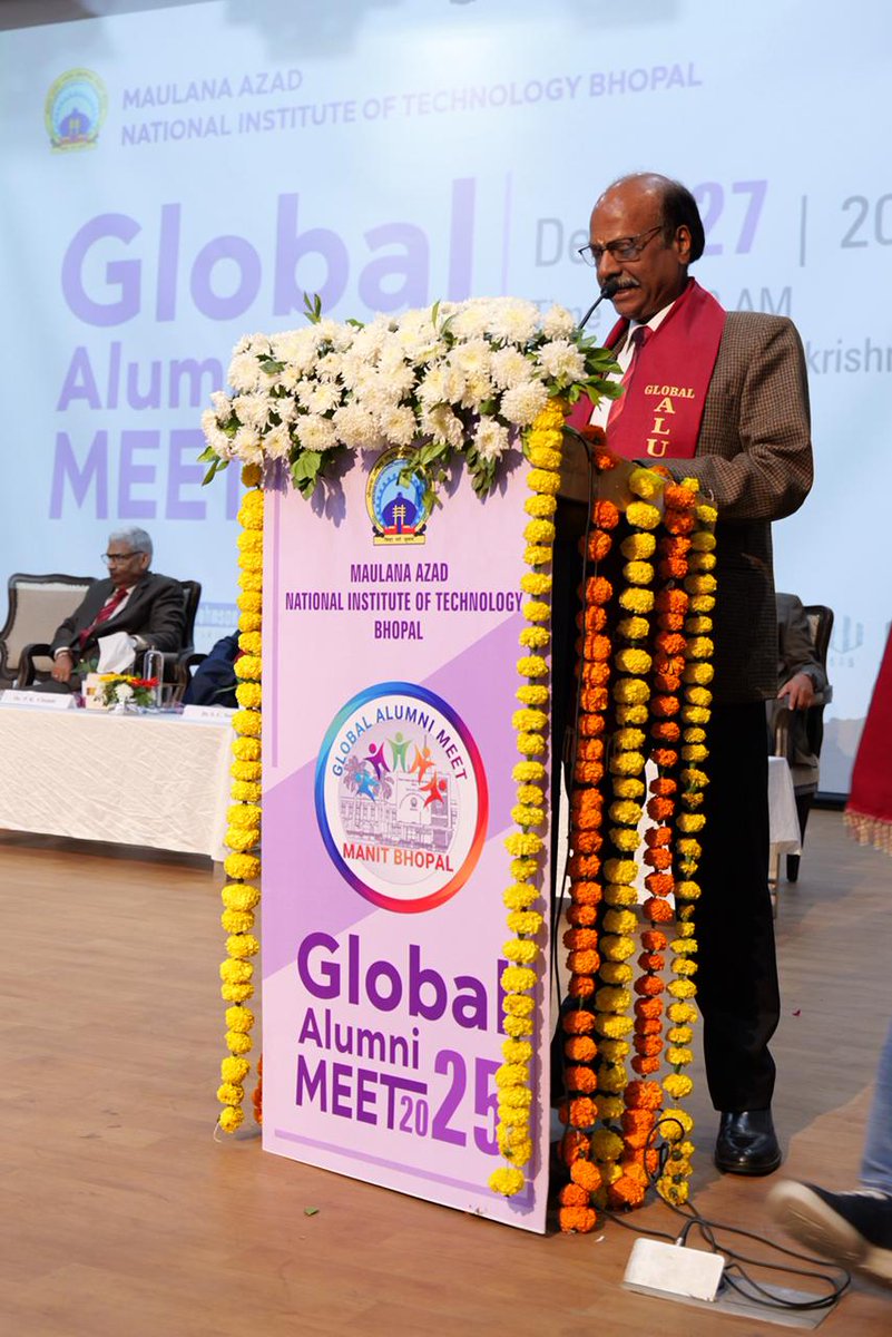 DGP_MP's tweet photo. मध्यप्रदेश पुलिस और MANIT के बीच ऐतिहासिक MoU — सार्वजनिक सुरक्षा में तकनीक आधारित नवाचार

भोपाल में आयोजित ‘ग्लोबल एलुमनाई मीट–2025’ में पूर्व छात्र एवं वर्तमान पुलिस महानिदेशक श्री कैलाश मकवाणा ने #MANIT और मध्यप्रदेश पुलिस के बीच MoU पर हस्ताक्षर किए। 

#MPPolice #PublicSafety https://t.co/cJTaK4THgs