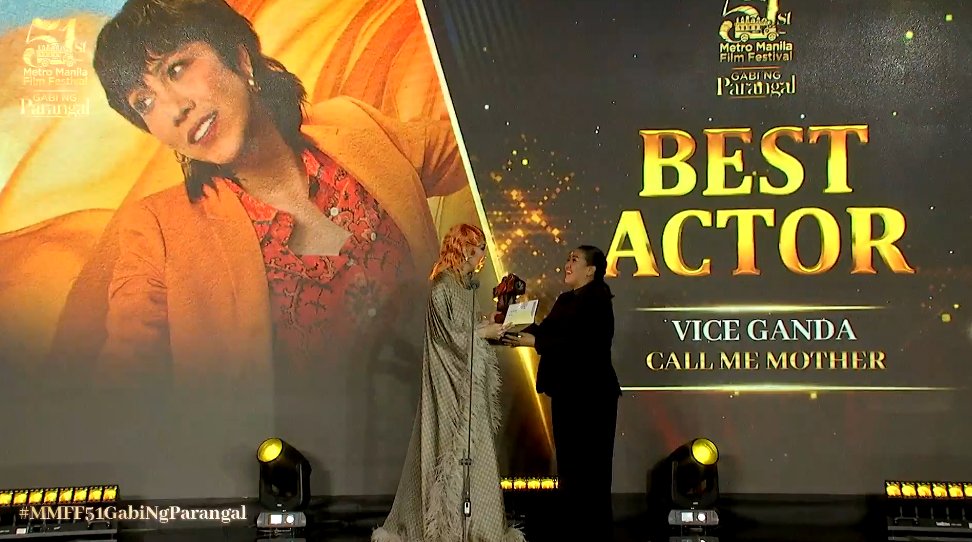 ViFeelings's tweet photo. THE WHOLE CROWD CHEERING OH VICE YOU DESERVE THIS!!

VICEDINE PROUD MOMENT 
#ViceGanda | #CallMeMotherDay3 https://t.co/i27oQHUfi0