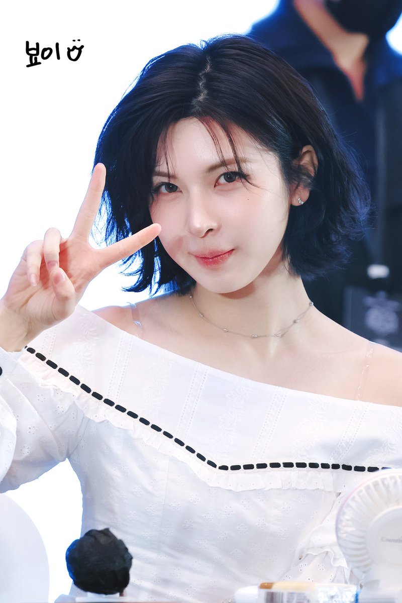 byoI228's tweet photo. 널 안 좋아할 이유가 없어 (=̴̶̷̤̄ ₃ =̴̶̷̤̄)♡

#엔믹스 #NMIXX 
#배이 #BAE #배블왔솔
#배이와_함께_여전히_서로겠지
#OurSolshineDay https://t.co/ZaVUcp9bEa