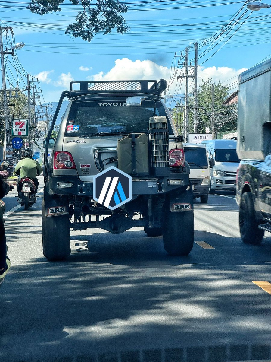 盘点】币圈谐音梗，欢迎补充┈┈➤最搞笑的谐音梗：ETC 有段子曾说过，国内已全面接受ETC哈哈哈。 ETC，Ethereum  Classi，以太坊经典，是最初的以太坊。 因一次重大攻击事件，一部分社群请求回滚，另一部分反对。最终，由于支持回滚的力量更强，分叉成为ETH。  而坚持区块 ...