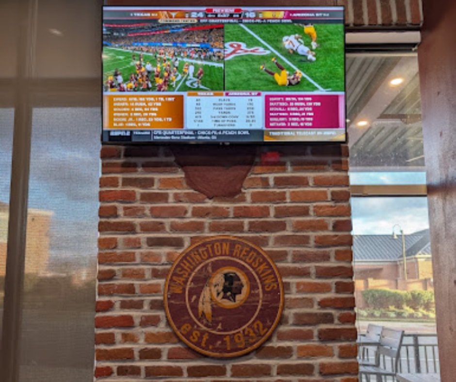 Looking for the ultimate spot to catch all your favorite sports action in Leesburg? Look no further than Anchor Bar! With 45 large screen TVs, you won't miss a single play. 🏈🏀⚾️ Join us for an unforgettable game day experience!