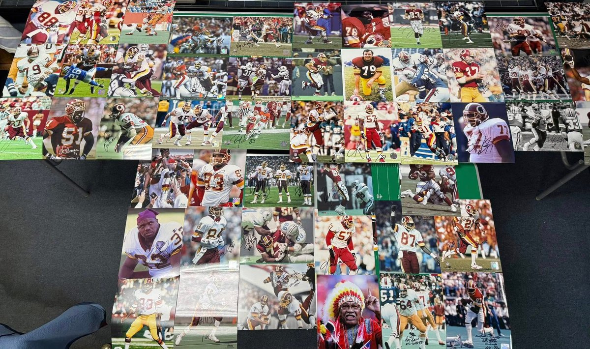 markselectronic's tweet image. After Christmas Sale Today 12-4pm 22741 three notch rd. California, Maryland 20619. Purchase $100 or more and take home one of these 8x10" Autographed photos FREE!!!!!!!