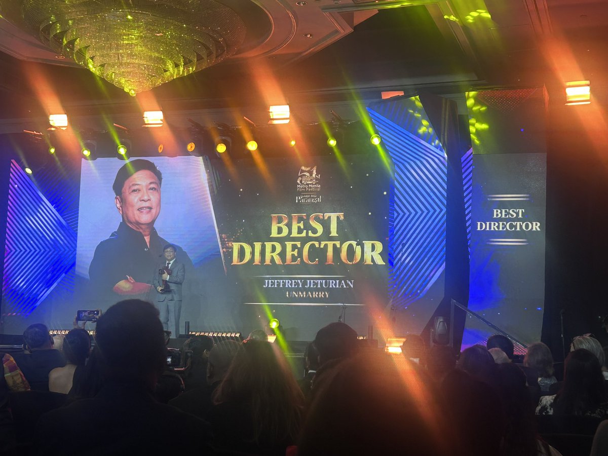 Best Director - Jeffrey Jeturian (UnMarry)

 #MMFF51GabiNgParangal