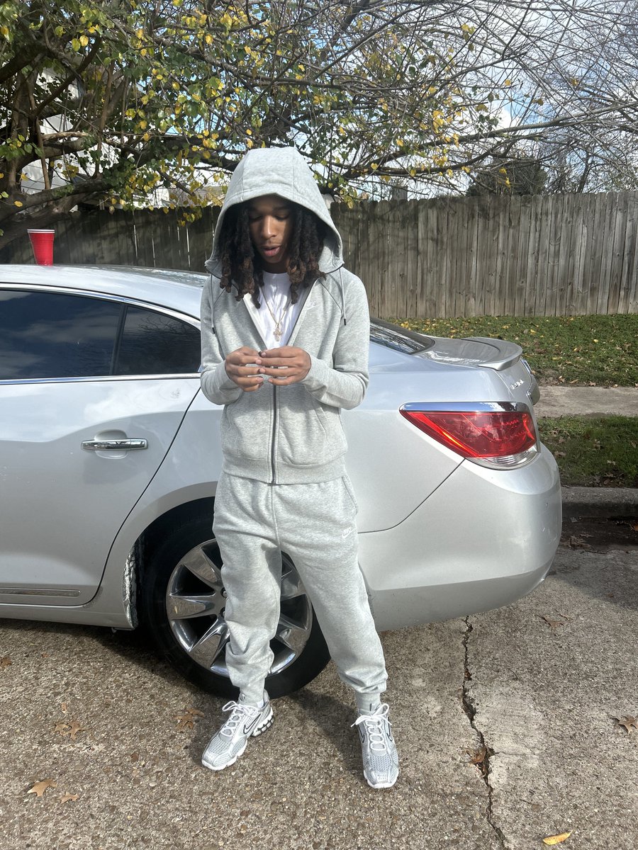 1buggoutt's tweet photo. Yu can hit the streets or hit the… don’t matter I’m still dat nigga 🕸️🕴🏽 #outnowallplatforms https://t.co/gKBnnfEW53