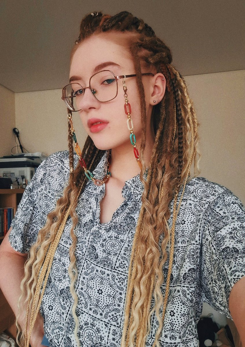 я родилась 12 июня и меня чуть не назвали Россия
как хорошо что меня зовут просто Лида