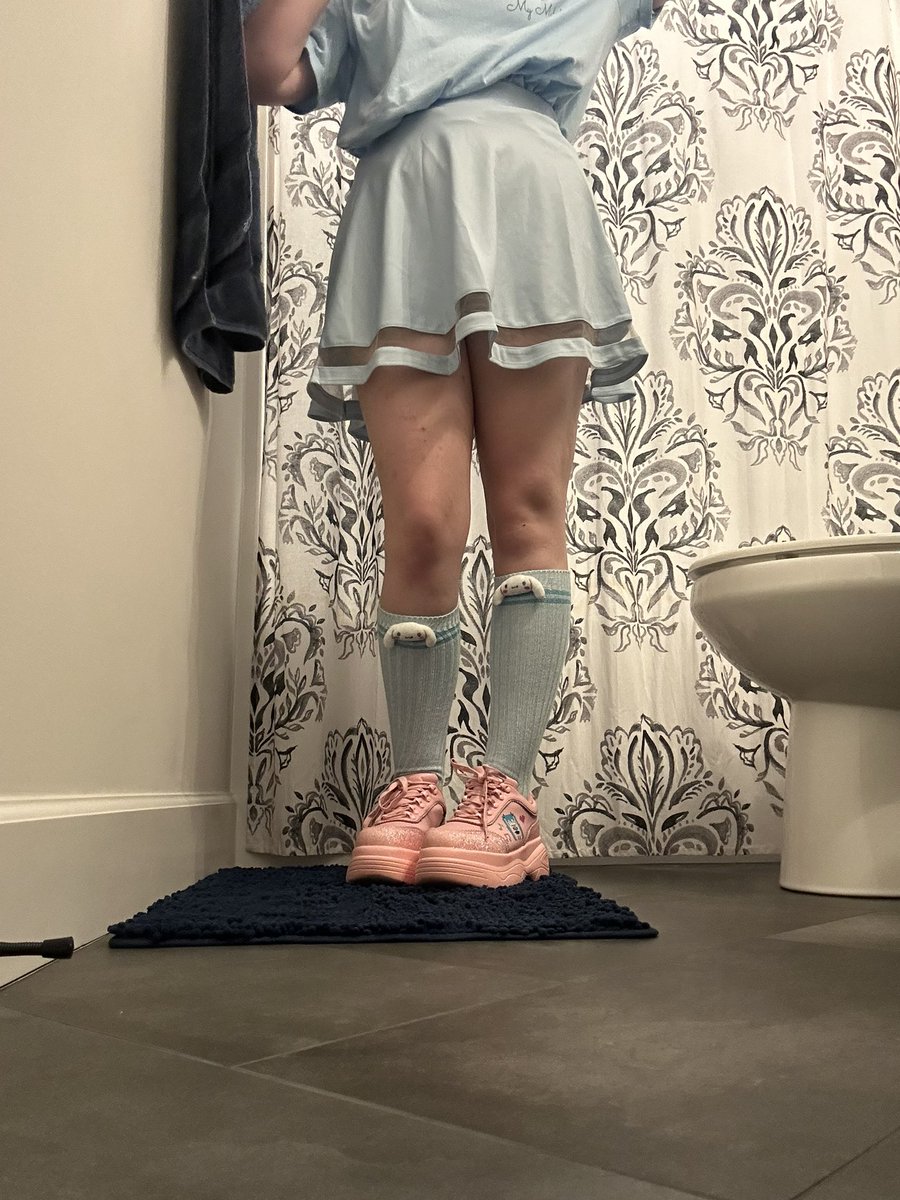 femboy’s dms are open (read my pinned ~<3)