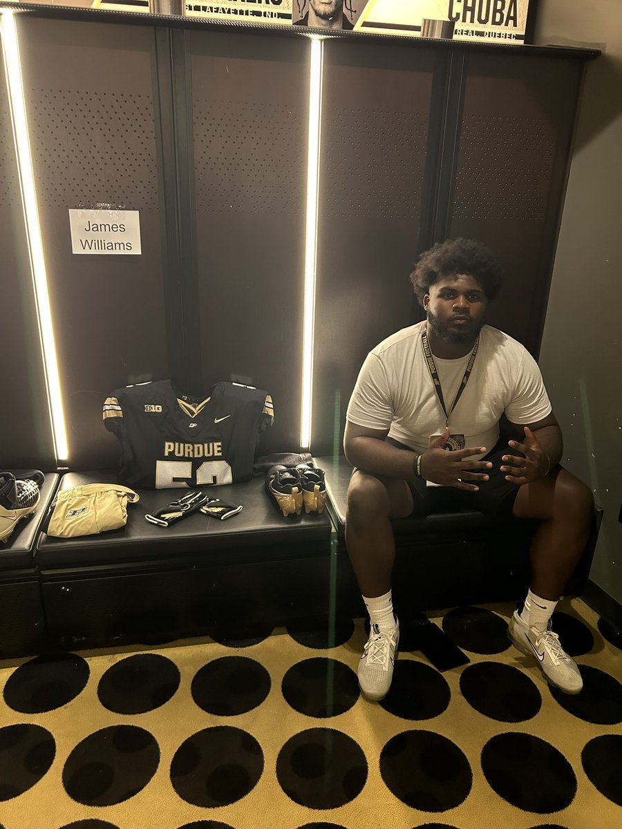 BamBalling's tweet image. Blessed to see 18🎈