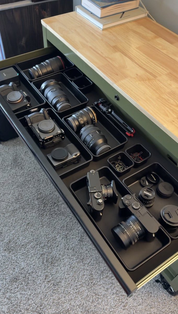 anybodyshoots's tweet image. Let this be your sign to buy a toolbox for your camera gear